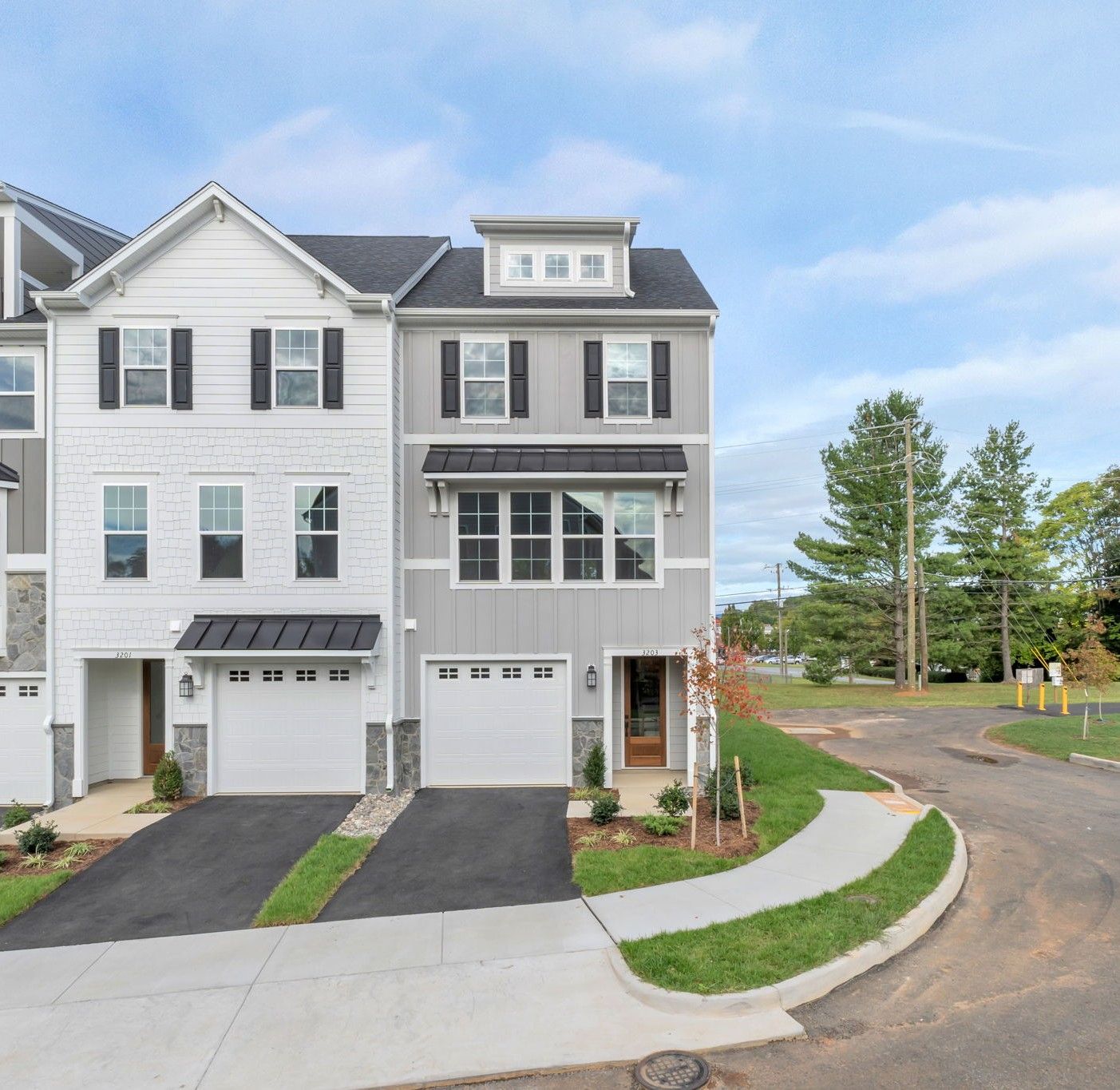 Photos are representational and may include upgrades. Ask sales manager for info.