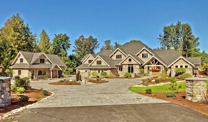 Gregerson Custom Homes,98052