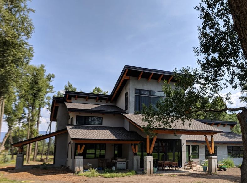 Hachmanns Custom Building,81211