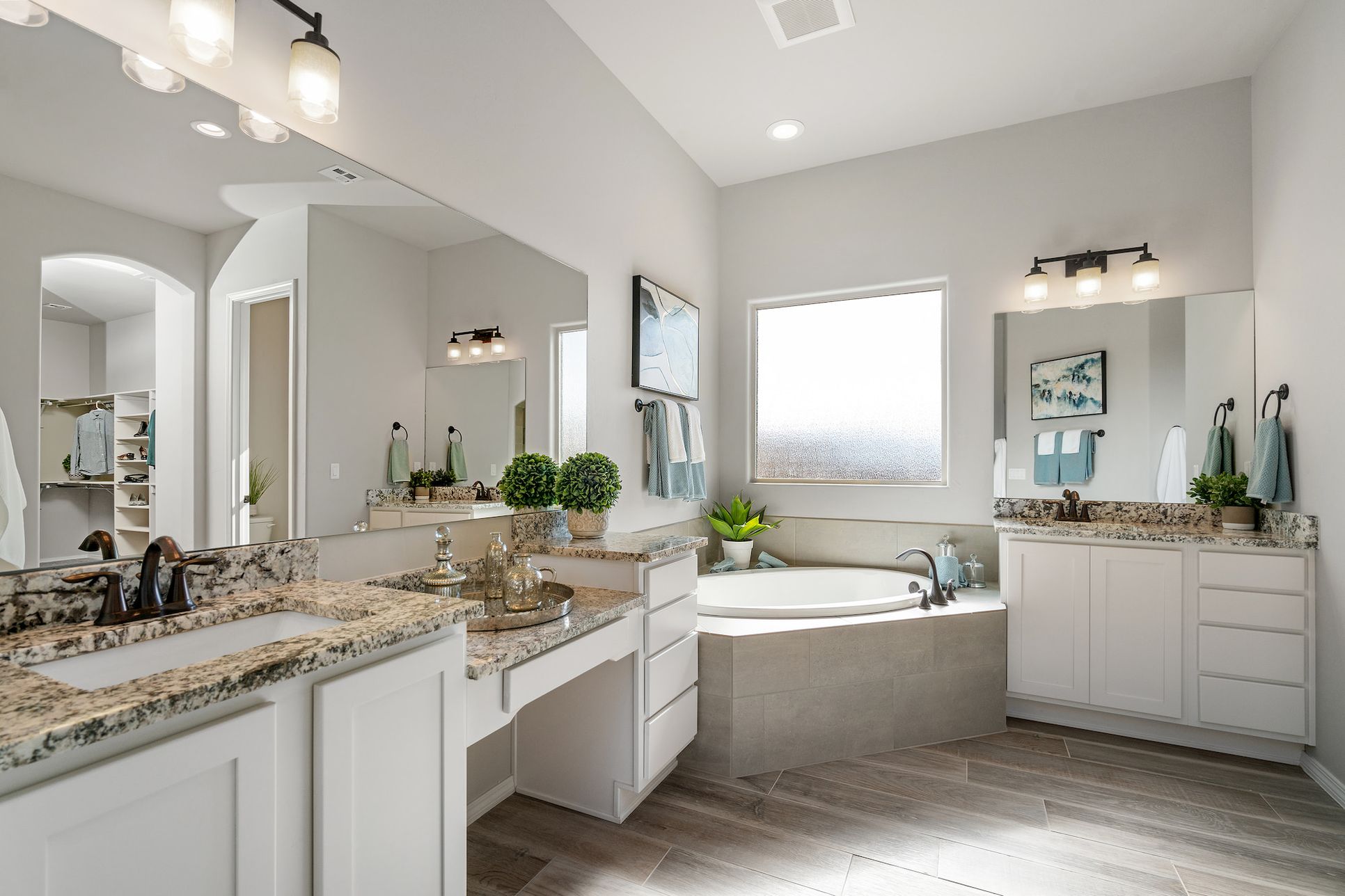 Lomas Encantadas Estates