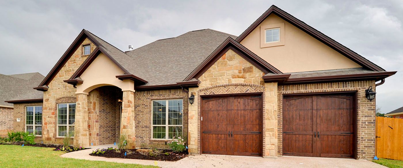 Hall Homes,77845