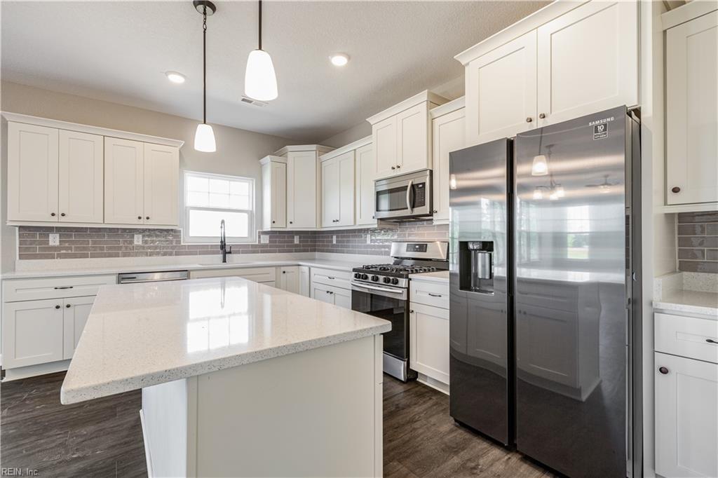 Kitchen:very similar model