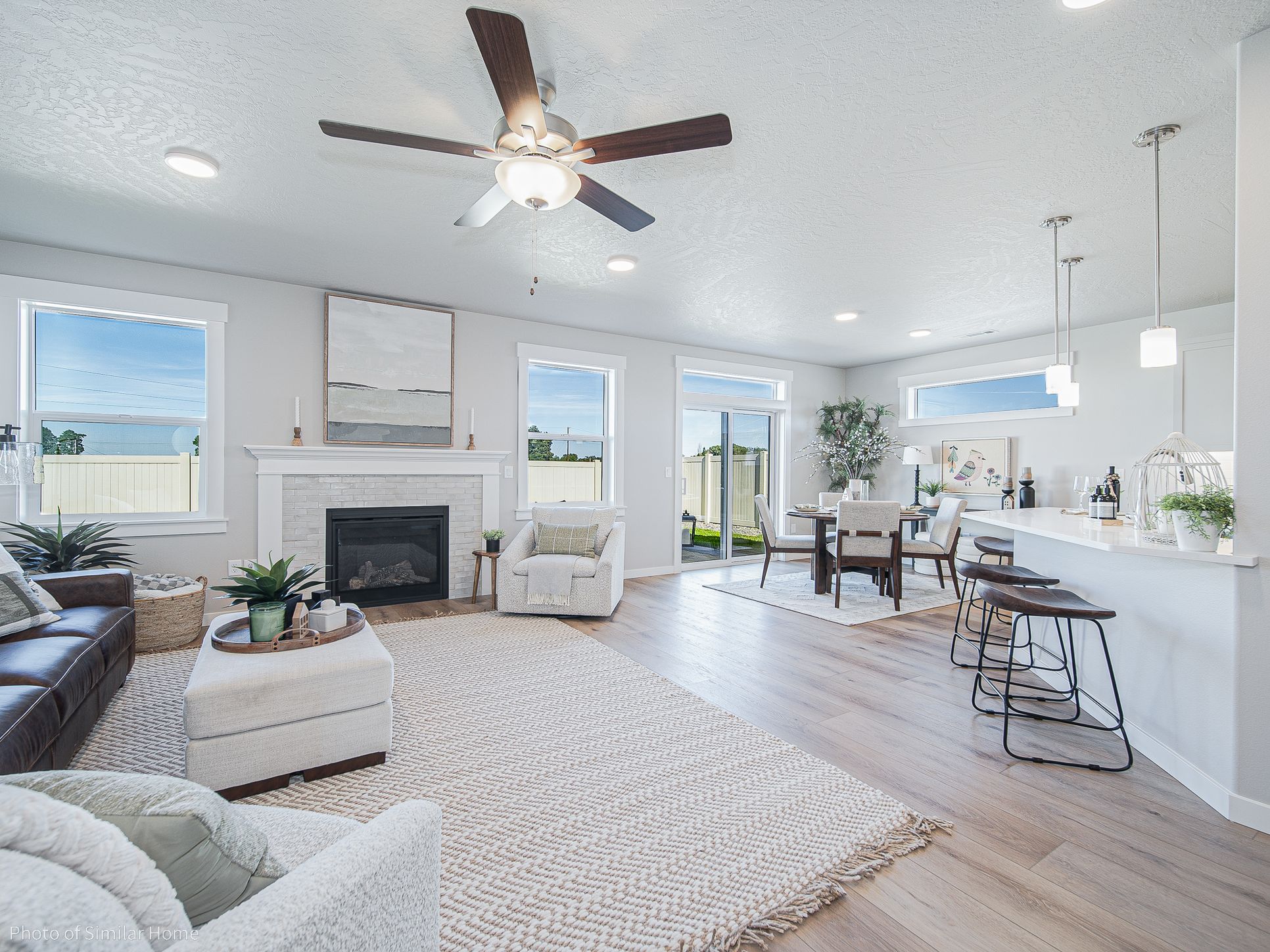 Alvarado Place,99301