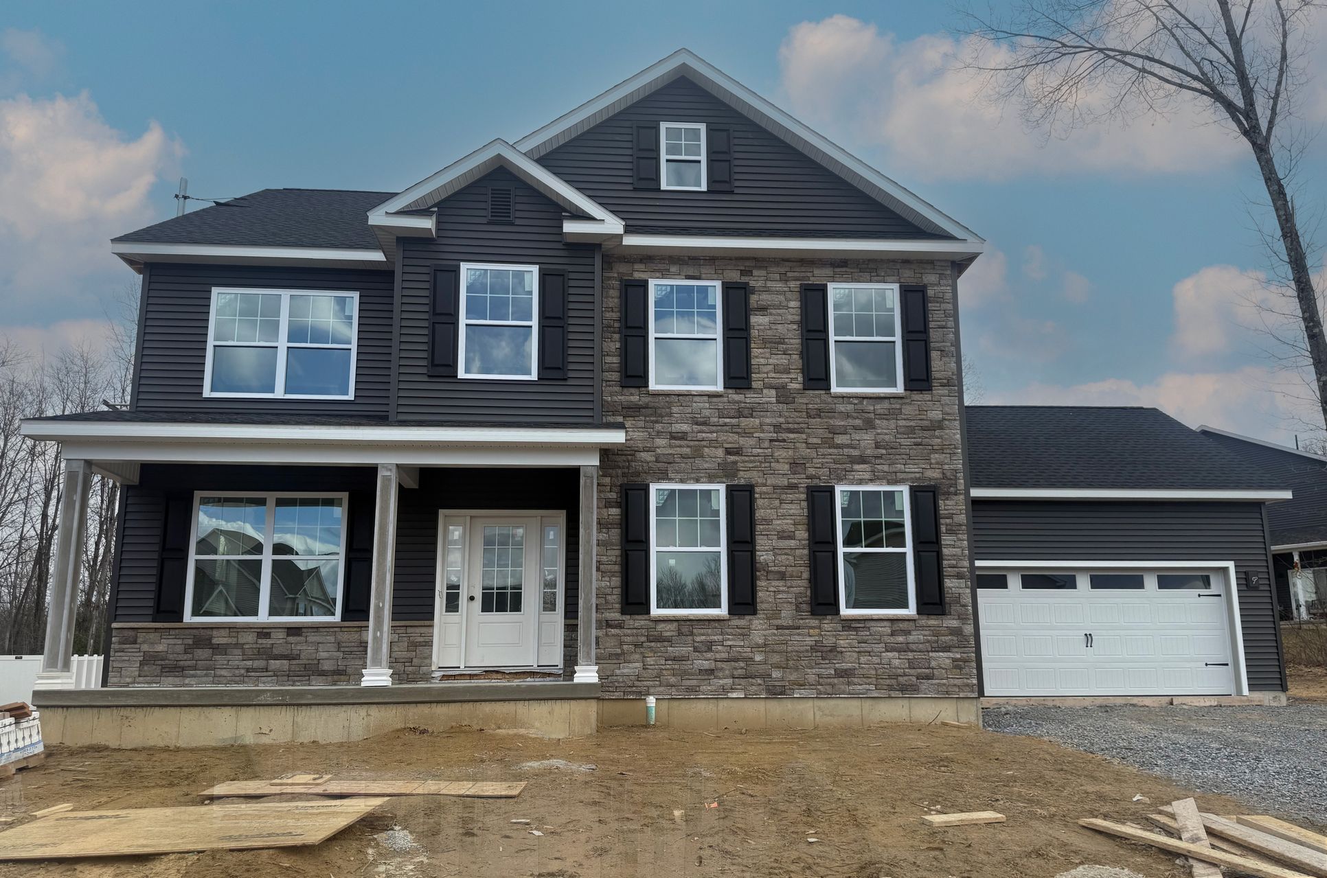 Enlarged Laurel:Exterior