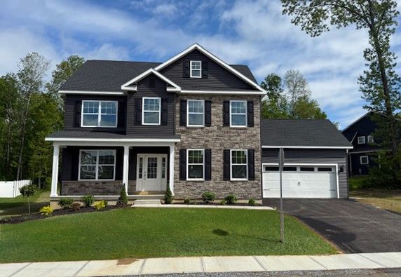 23 Tamarack St:Exterior