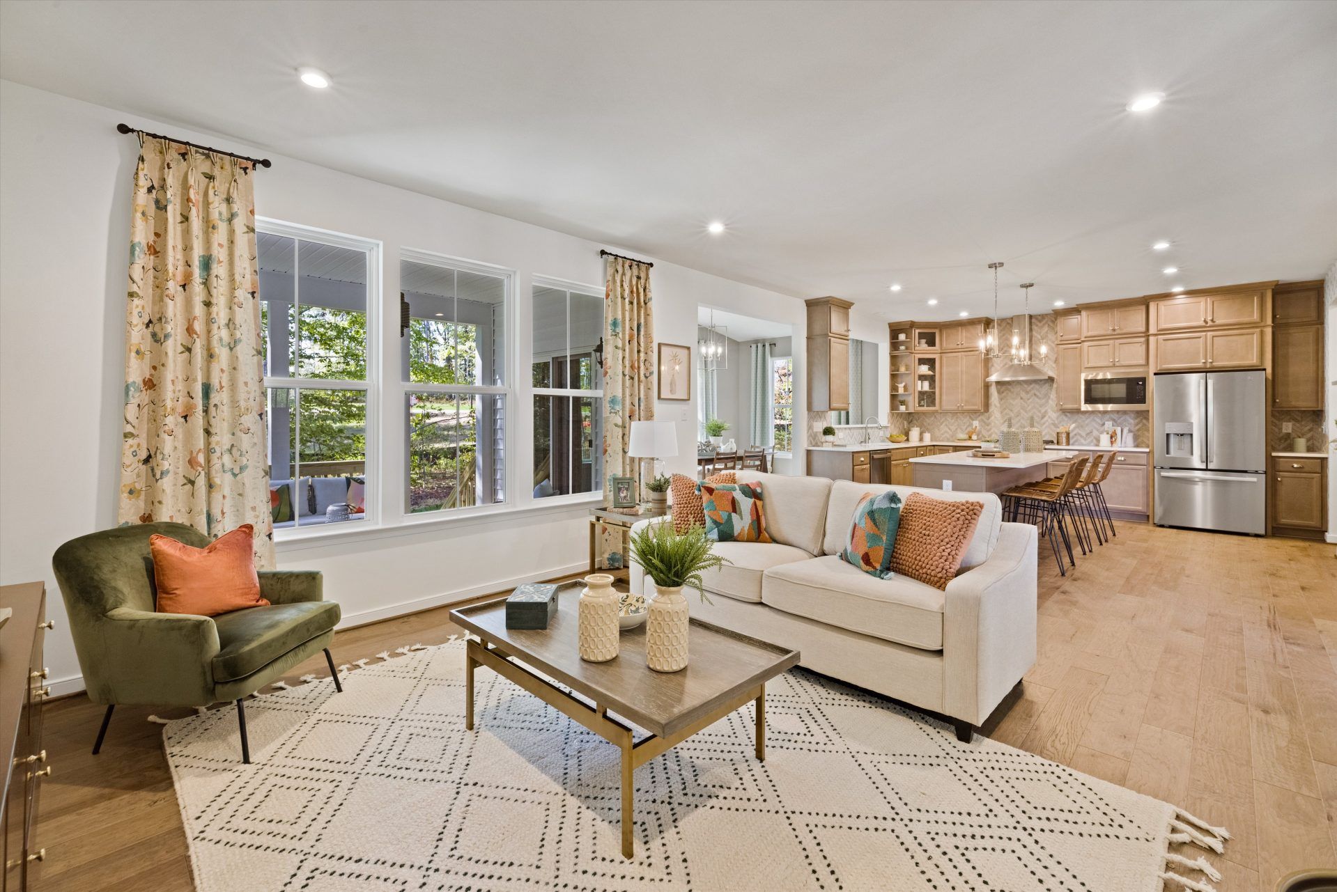 13-Family Room:13-Family Room