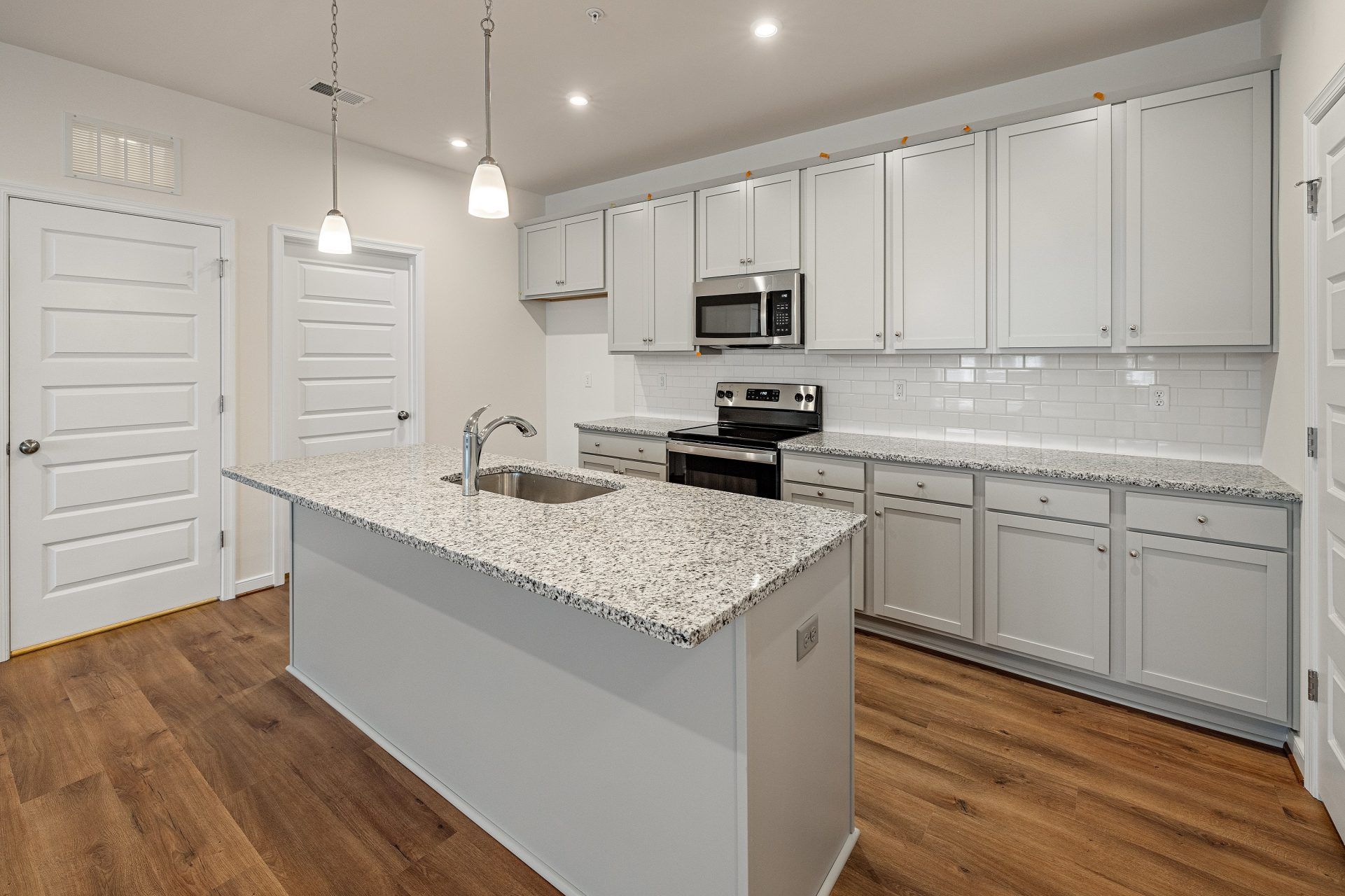 007_Hayes 1_Kitchen:007_Hayes 1_Kitchen