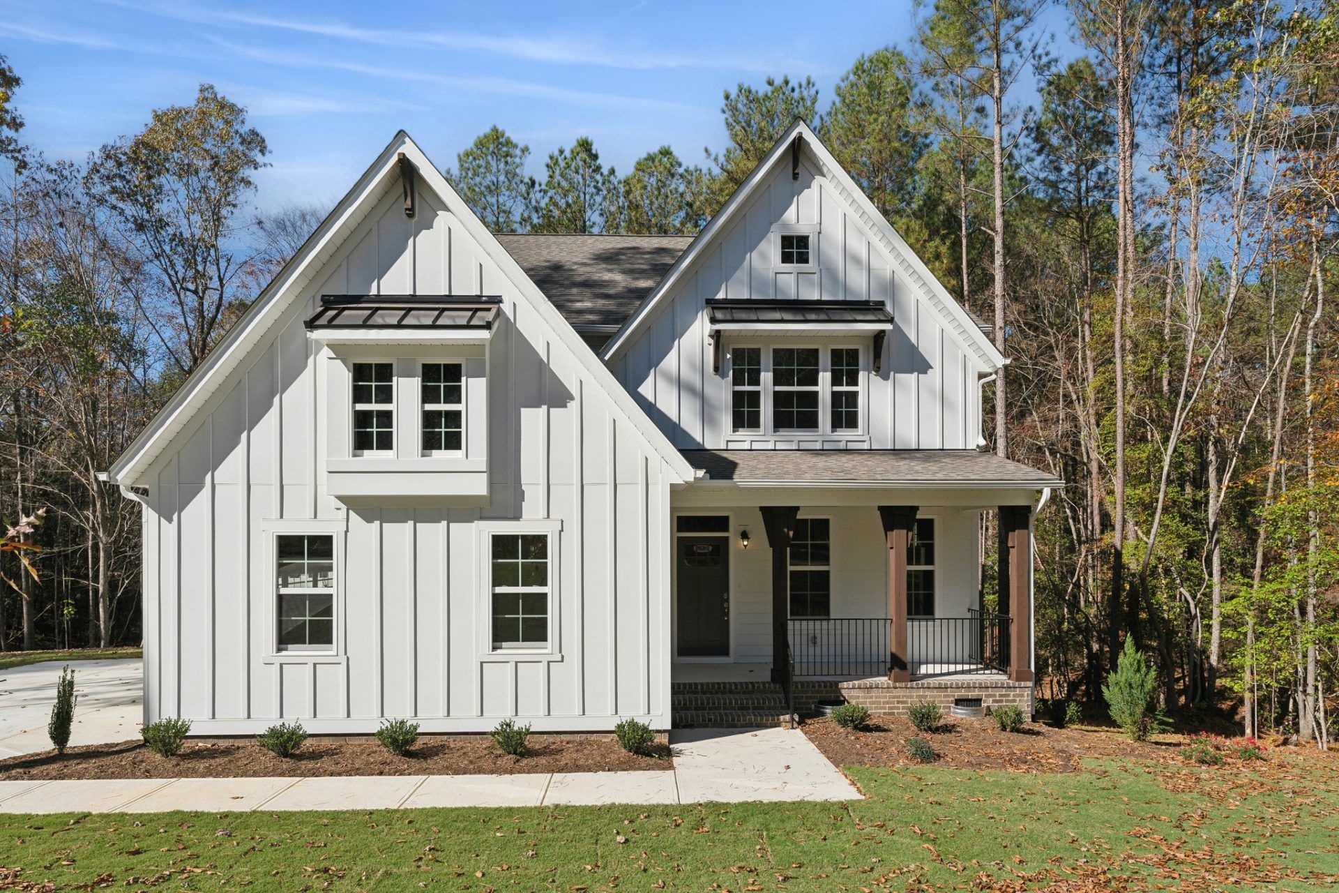 Tyson's Trail Estates - Chatham Farmhouse A (Sideload Garage) - HHHunt Homes