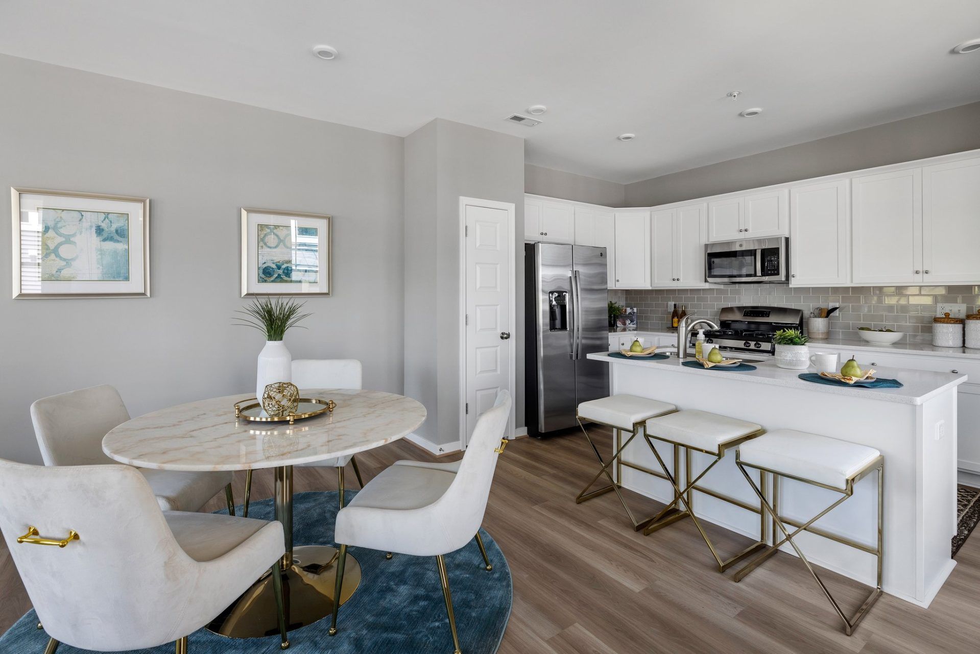 008_Devon_Dining Area_Kitchen:008_Devon_Dining Area_Kitchen