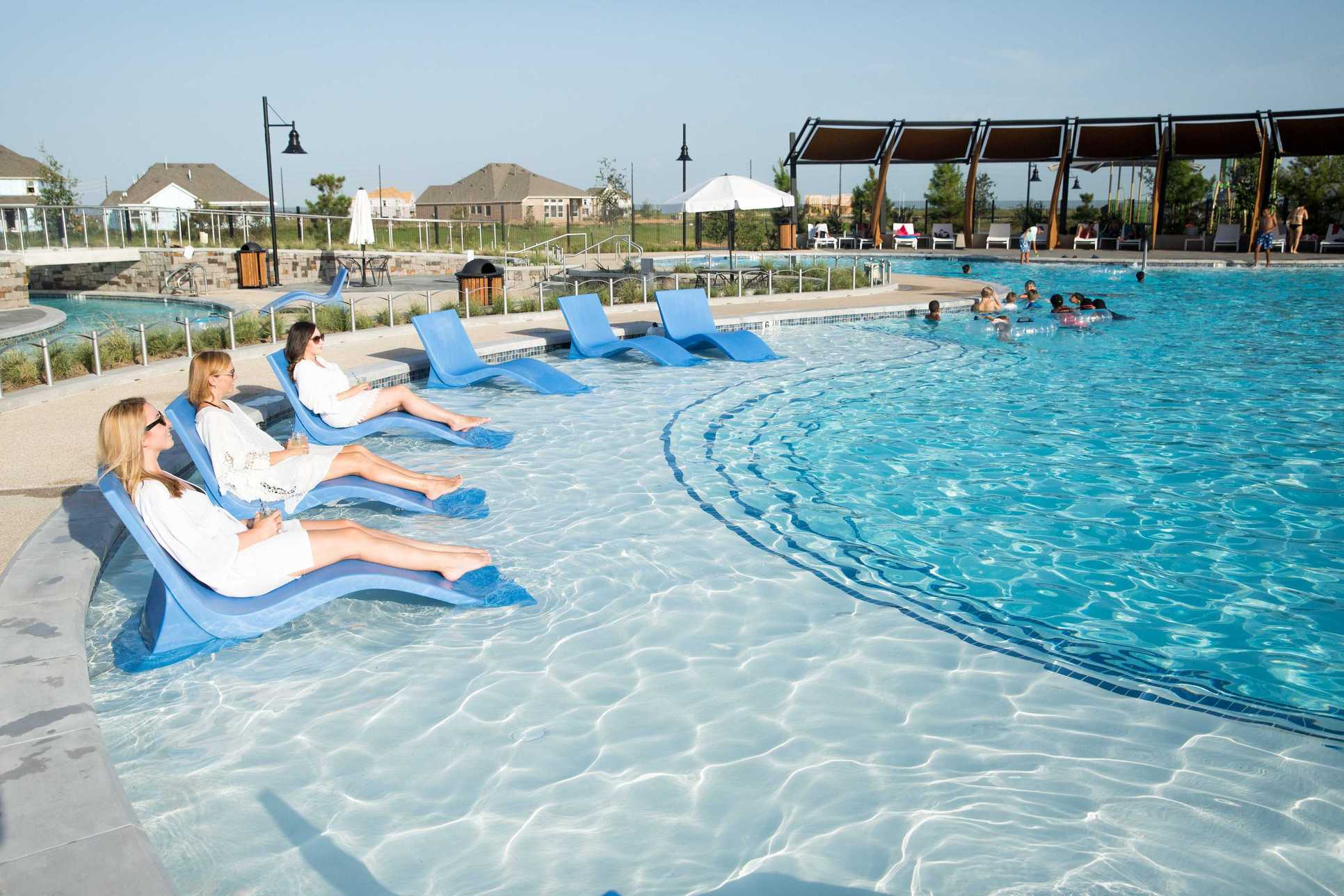 Resort-Style Pool & Lazy River