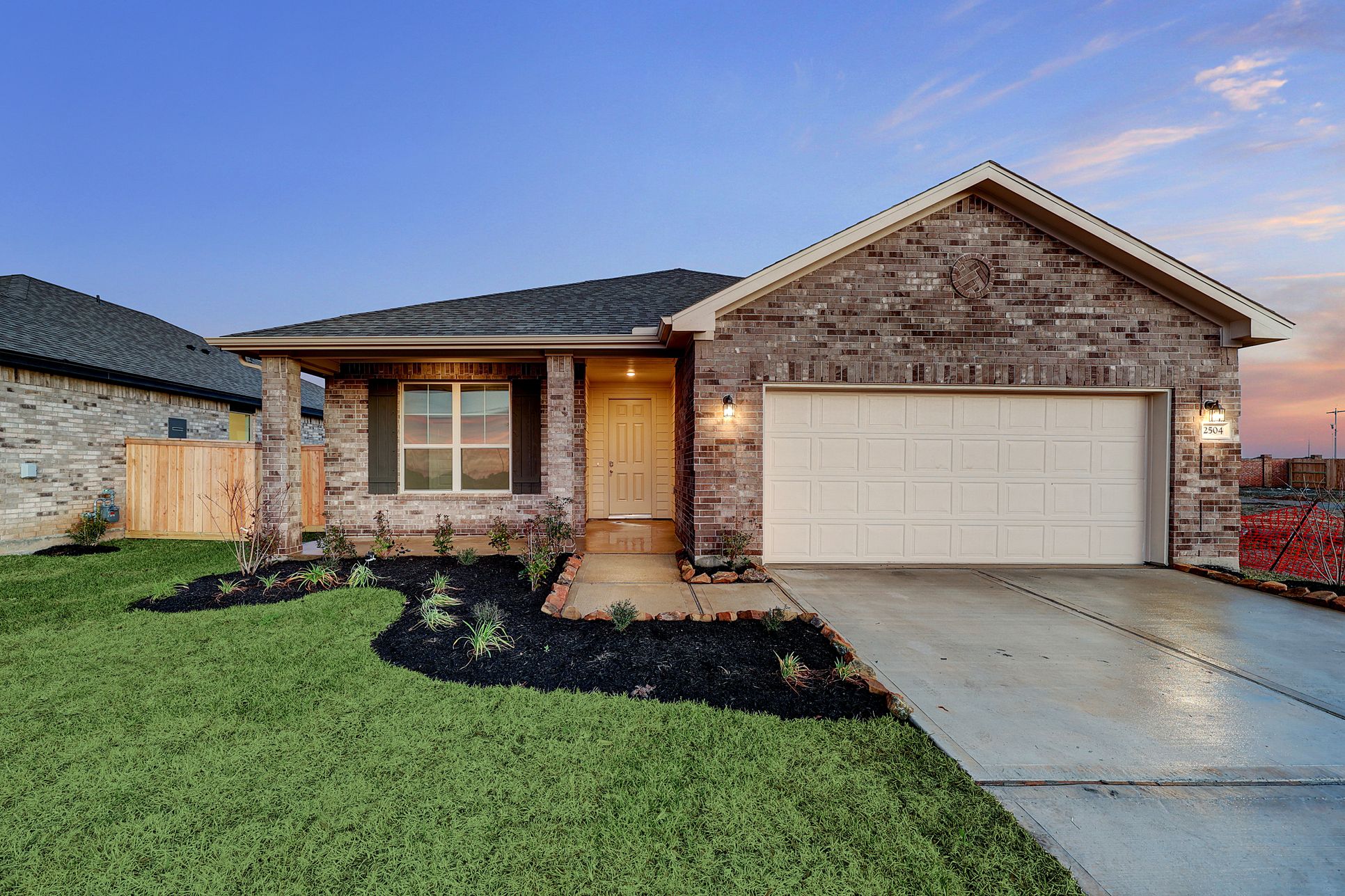 Exterior:Redwood II with K elevation