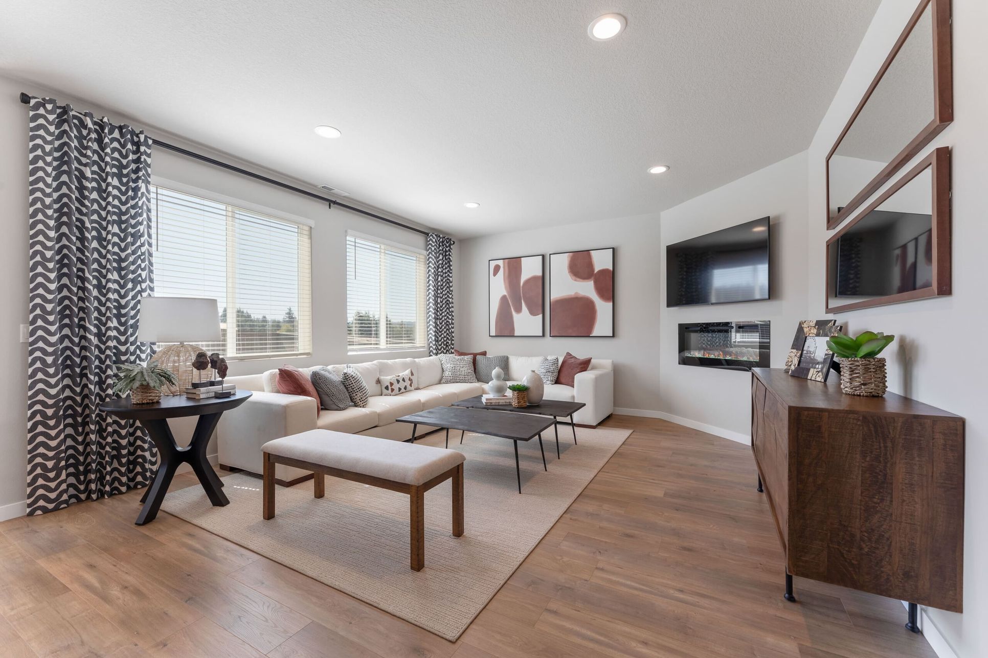 Stone's Throw:Home Interior