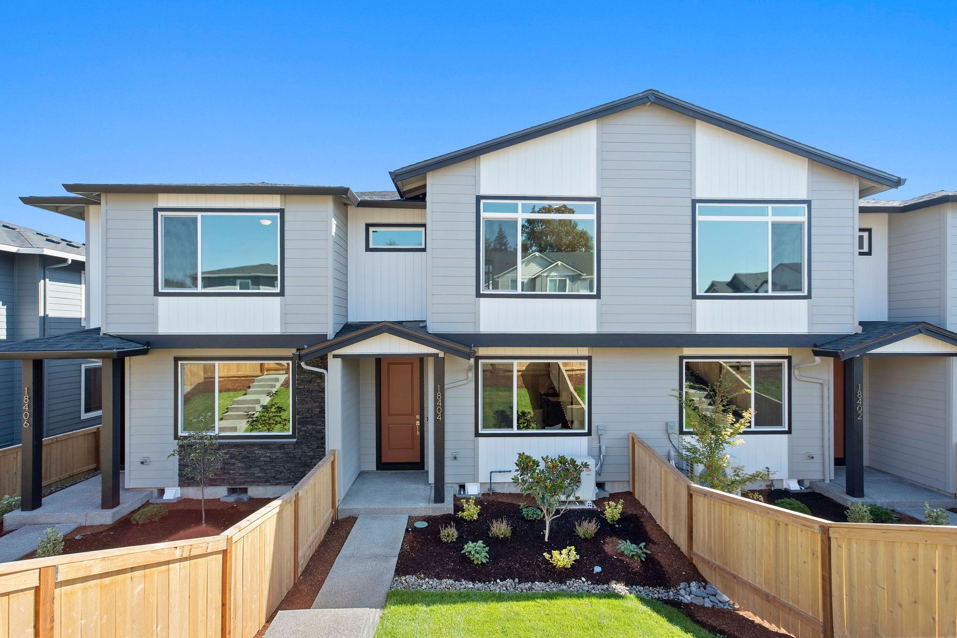 18404 NE 43rd Place:Elevation