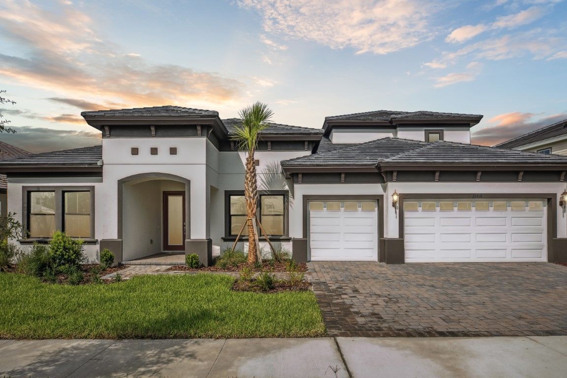 35418 Big Hawk - Lot 13-13:35418 Big Hawk - Lot 13-13