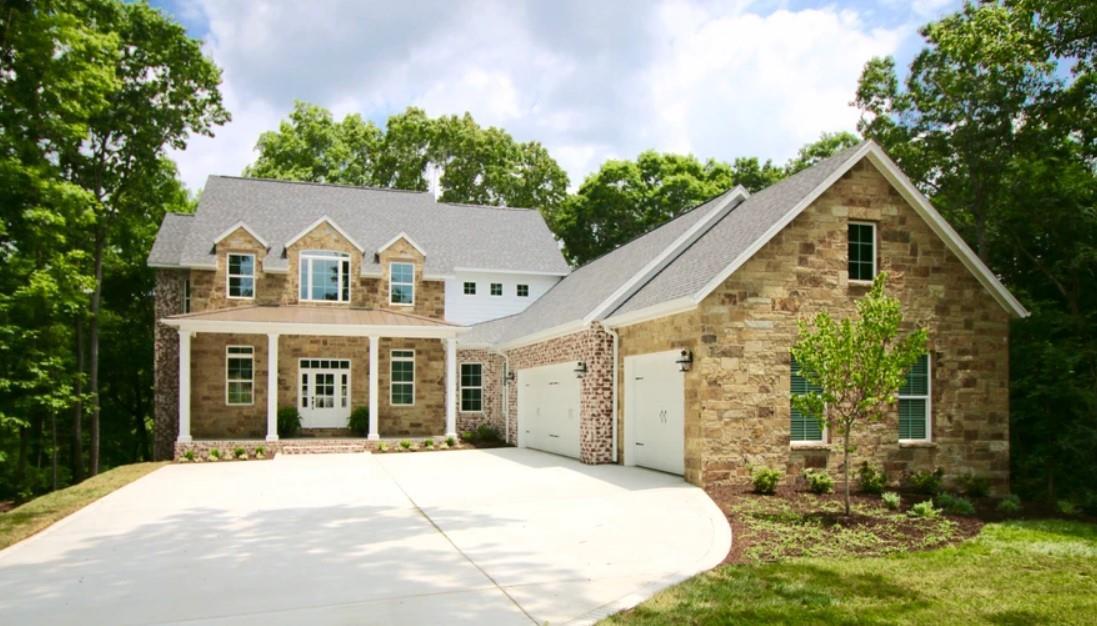 Homes of Distinction,72758