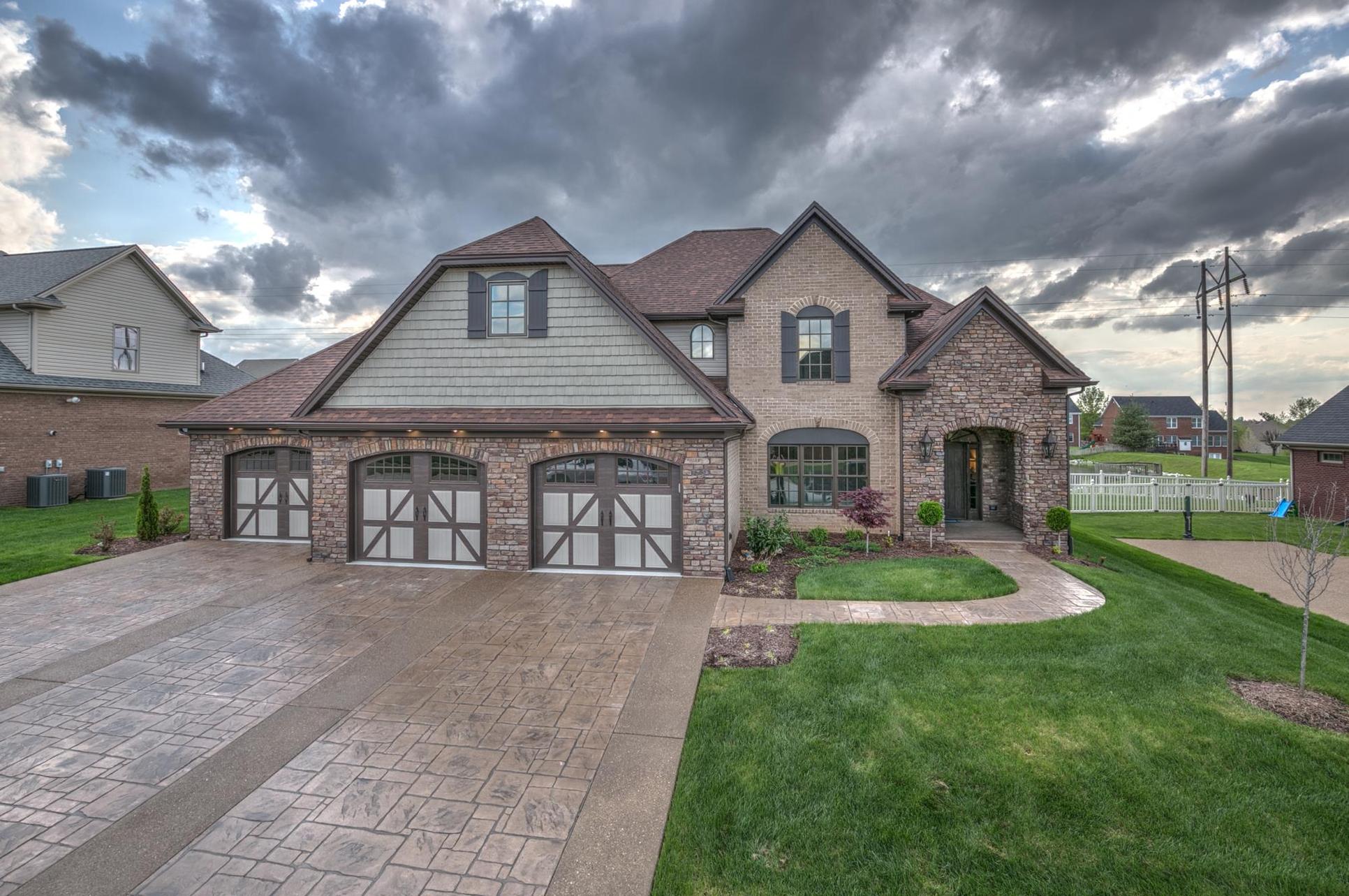 Homes by Benny Clark,42303