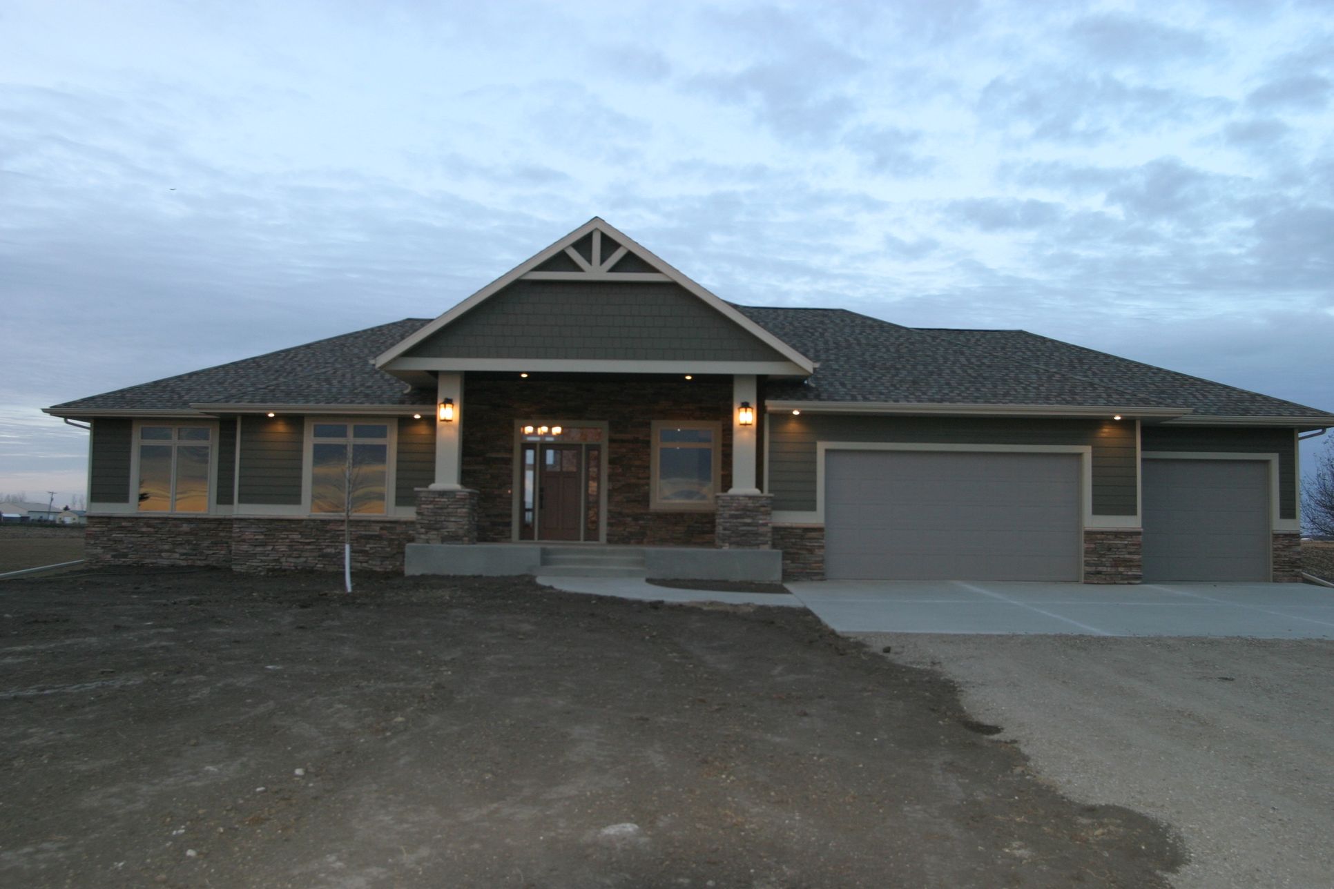 Houg Construction,57108