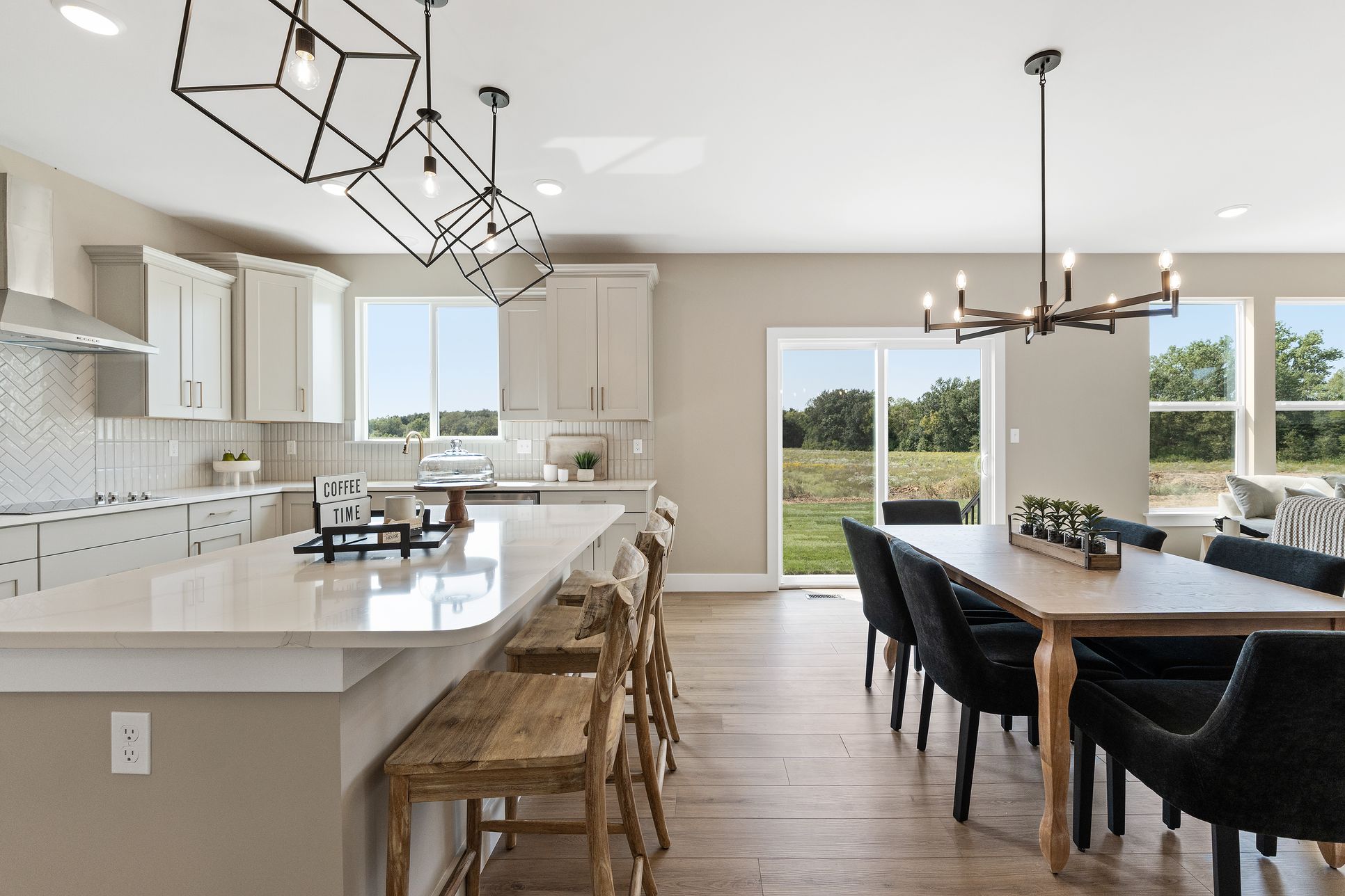 Hickory Display:Available at Alder Creek