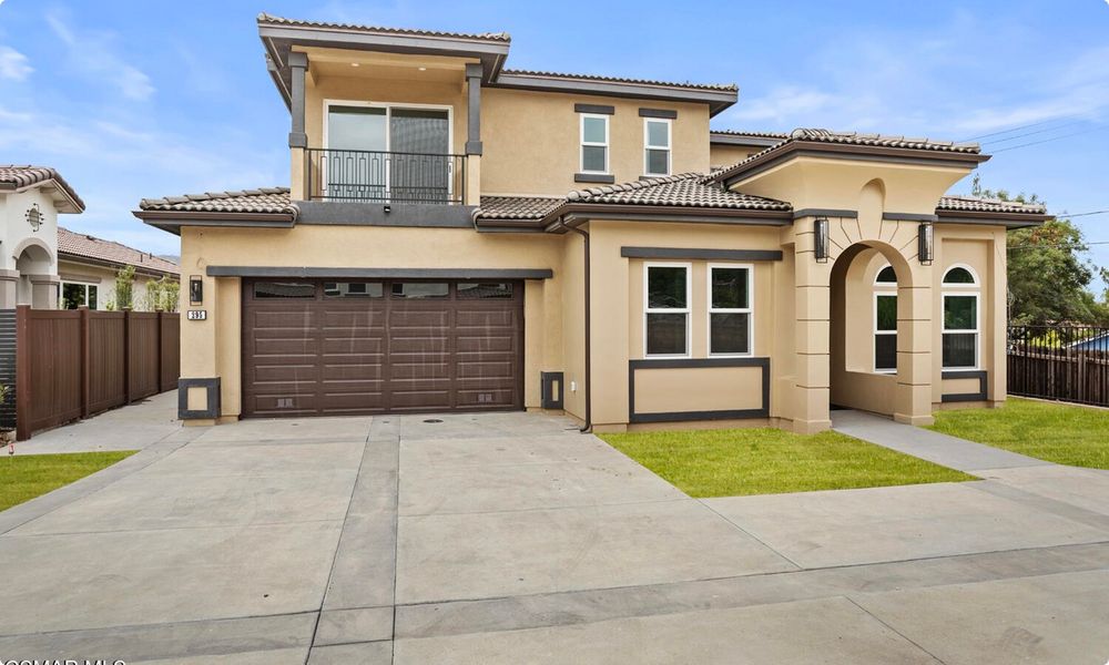 TOYON SIGNATURE HOMES:Plan G - Maison