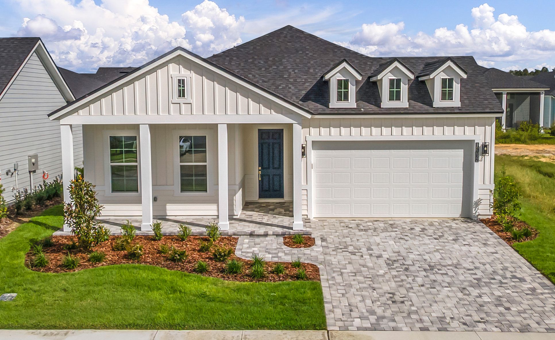 The Laguna - Front Exterior