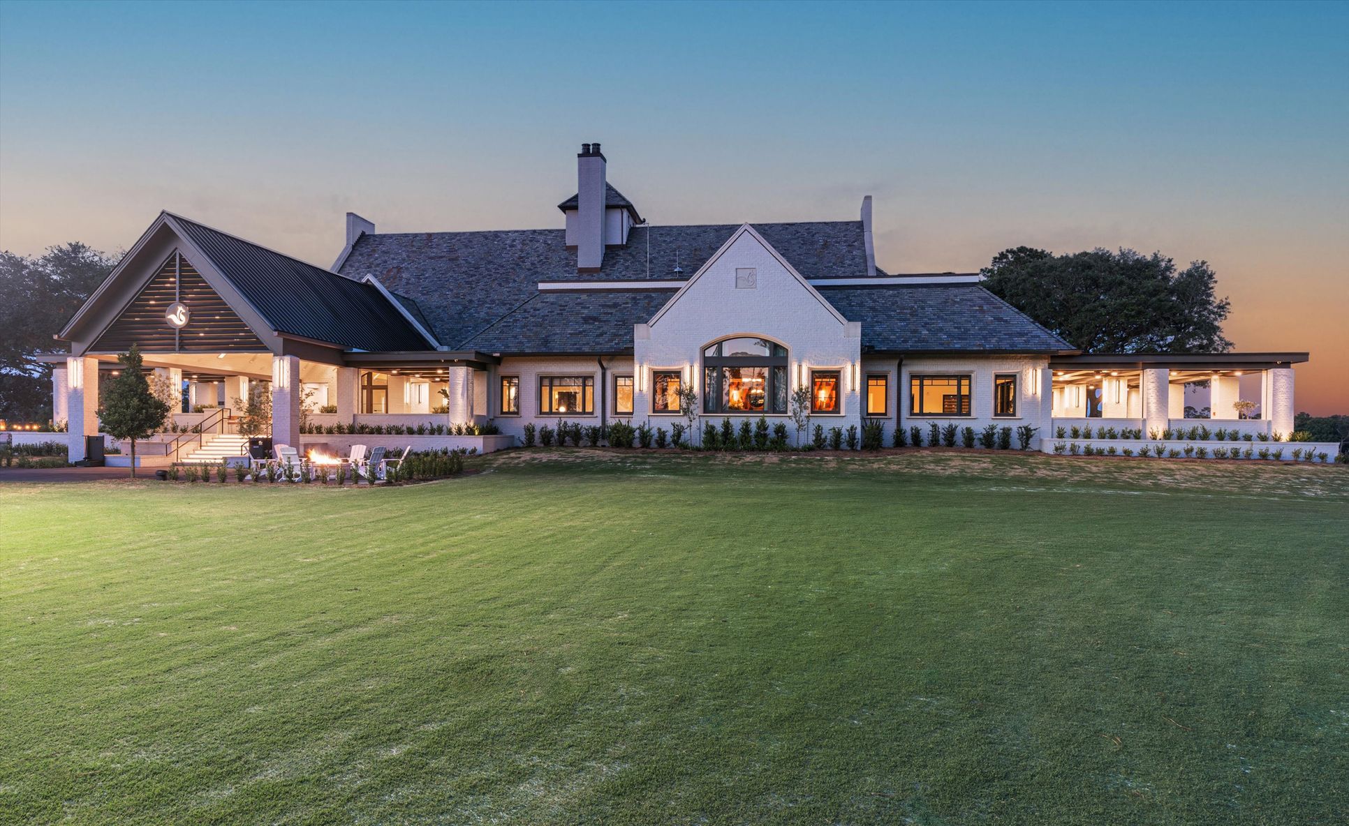 Glen Kernan Clubhouse Exterior