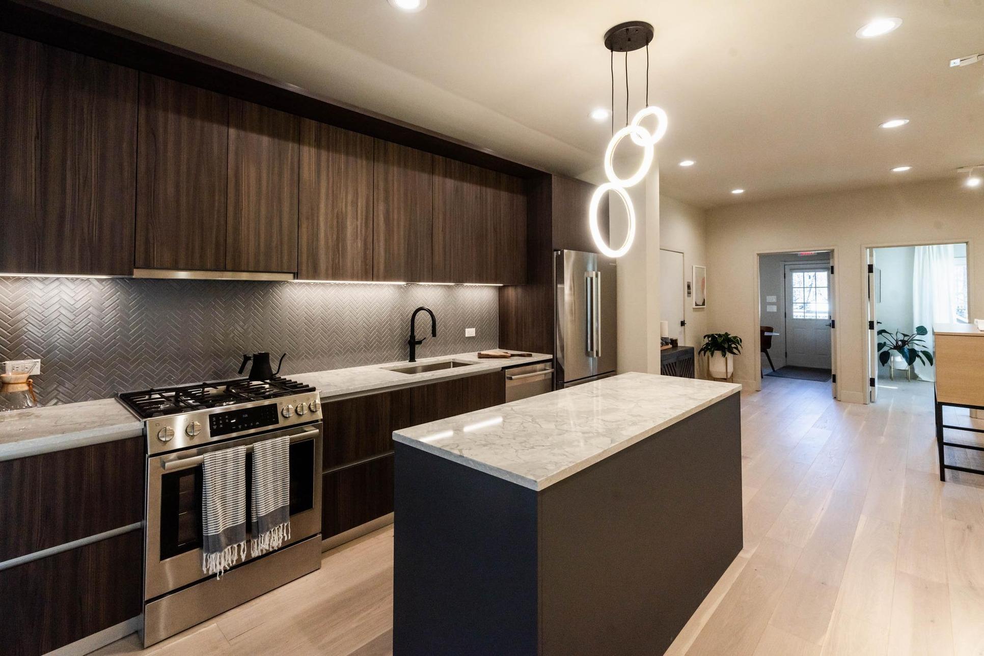 Leland South Congress,78704
