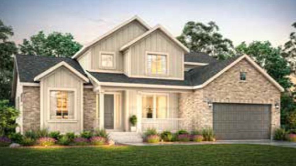 Exterior:Hamilton Traditional