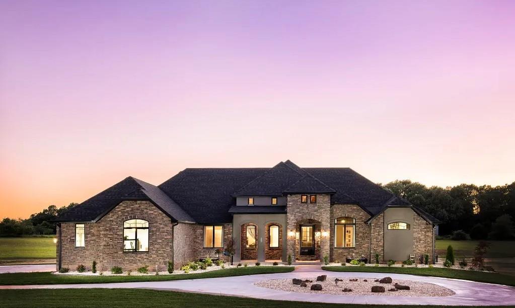 John Marion Custom Homes,65804