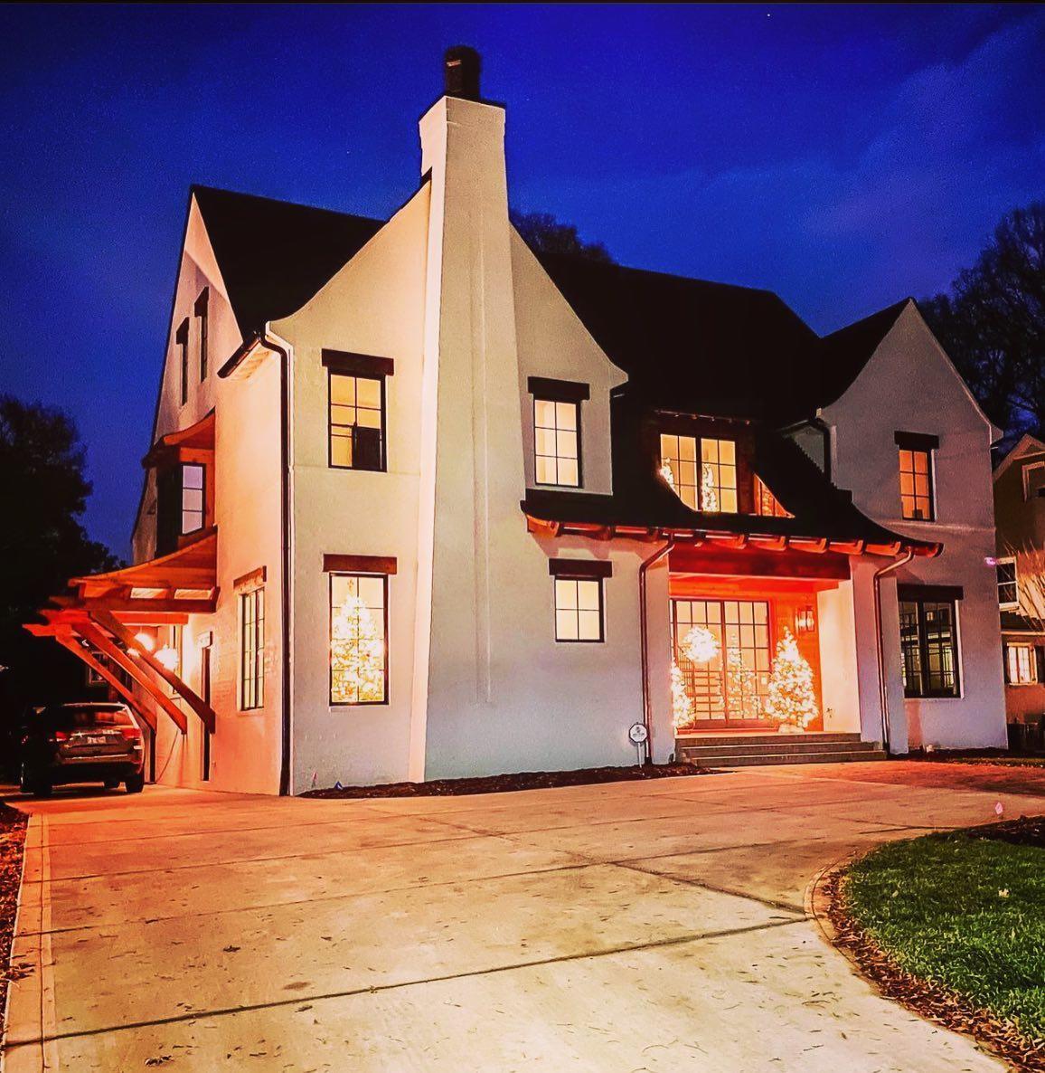 Jones & Hedges,28203