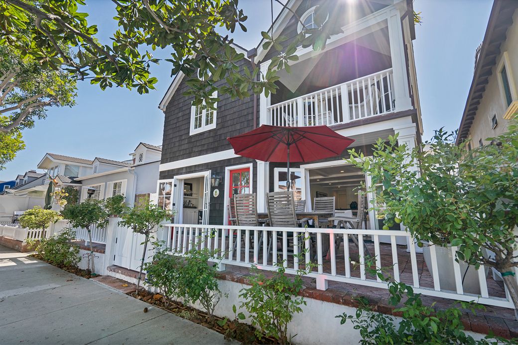 Julie Laughton Design Build.,92651