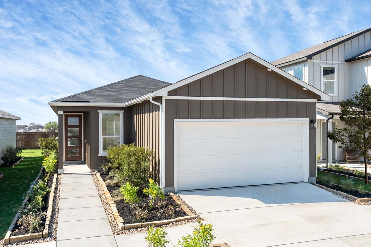 Exterior:Front exterior