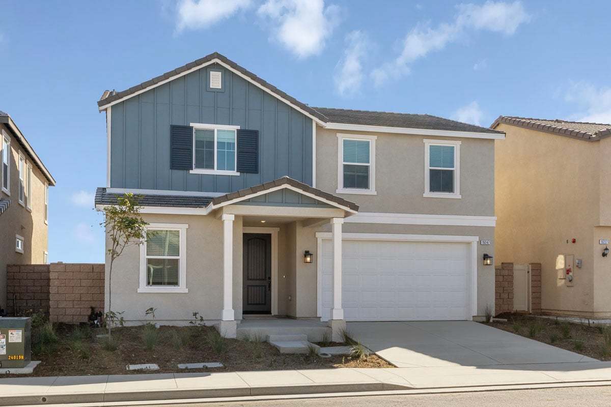 Exterior:Front exterior