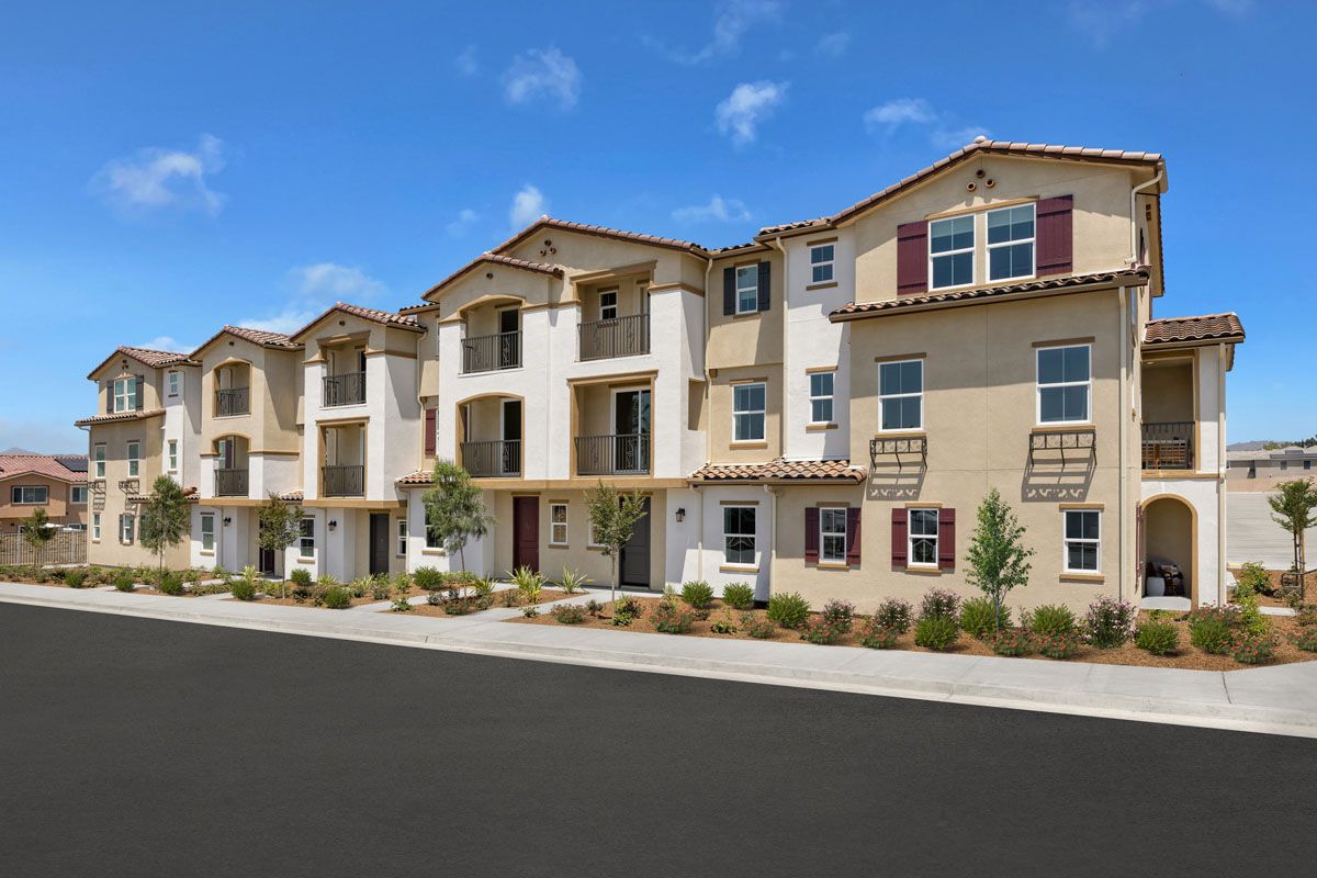 Exterior:Front exterior