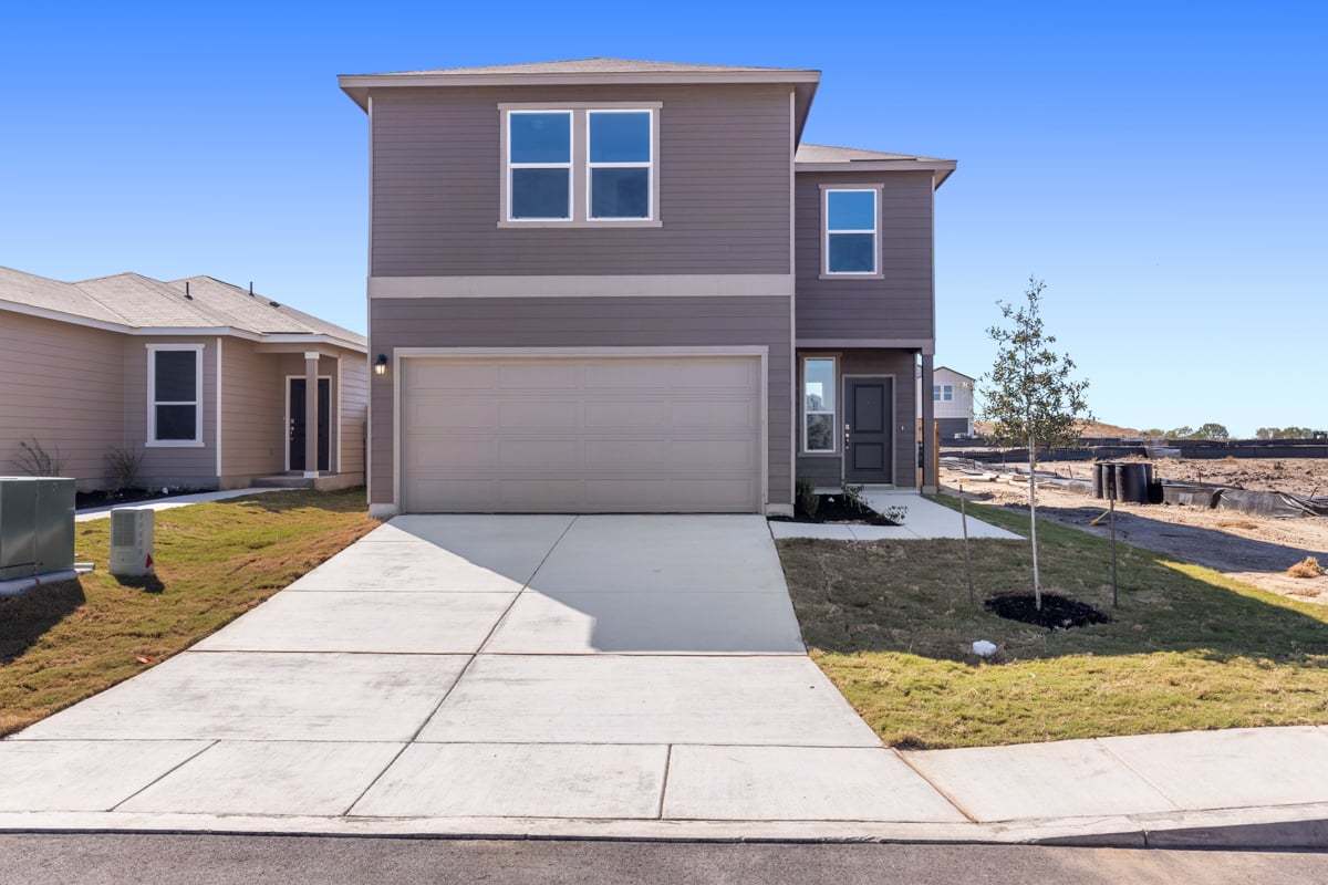 Exterior:Front exterior