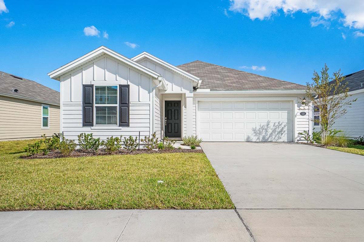 Exterior:Front exterior