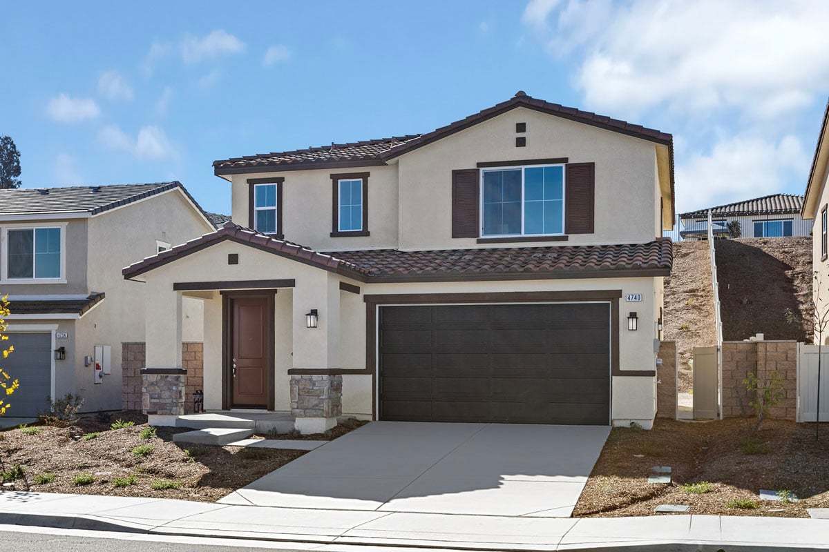 Exterior:Front exterior