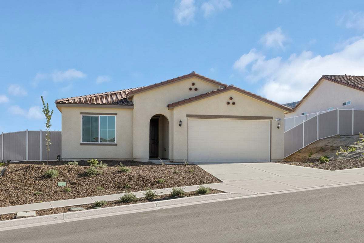 Exterior:Front exterior