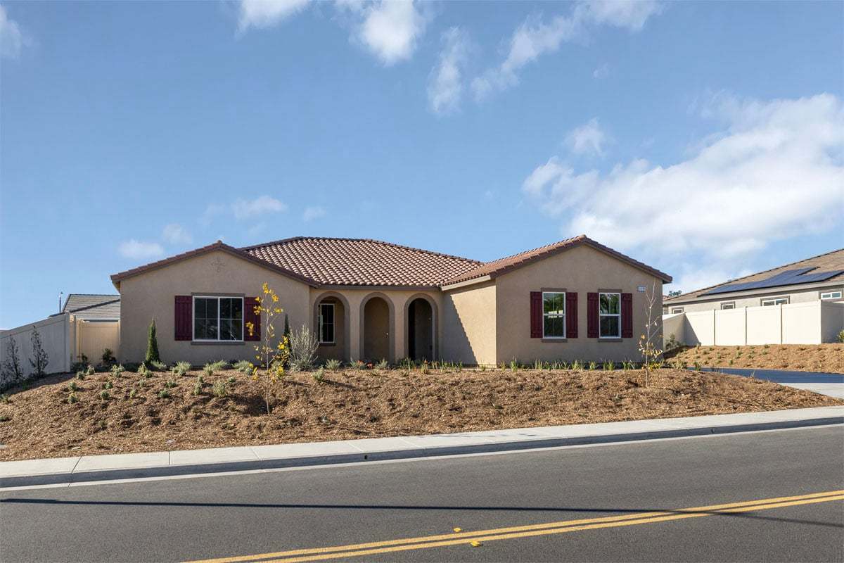 Exterior:Front exterior