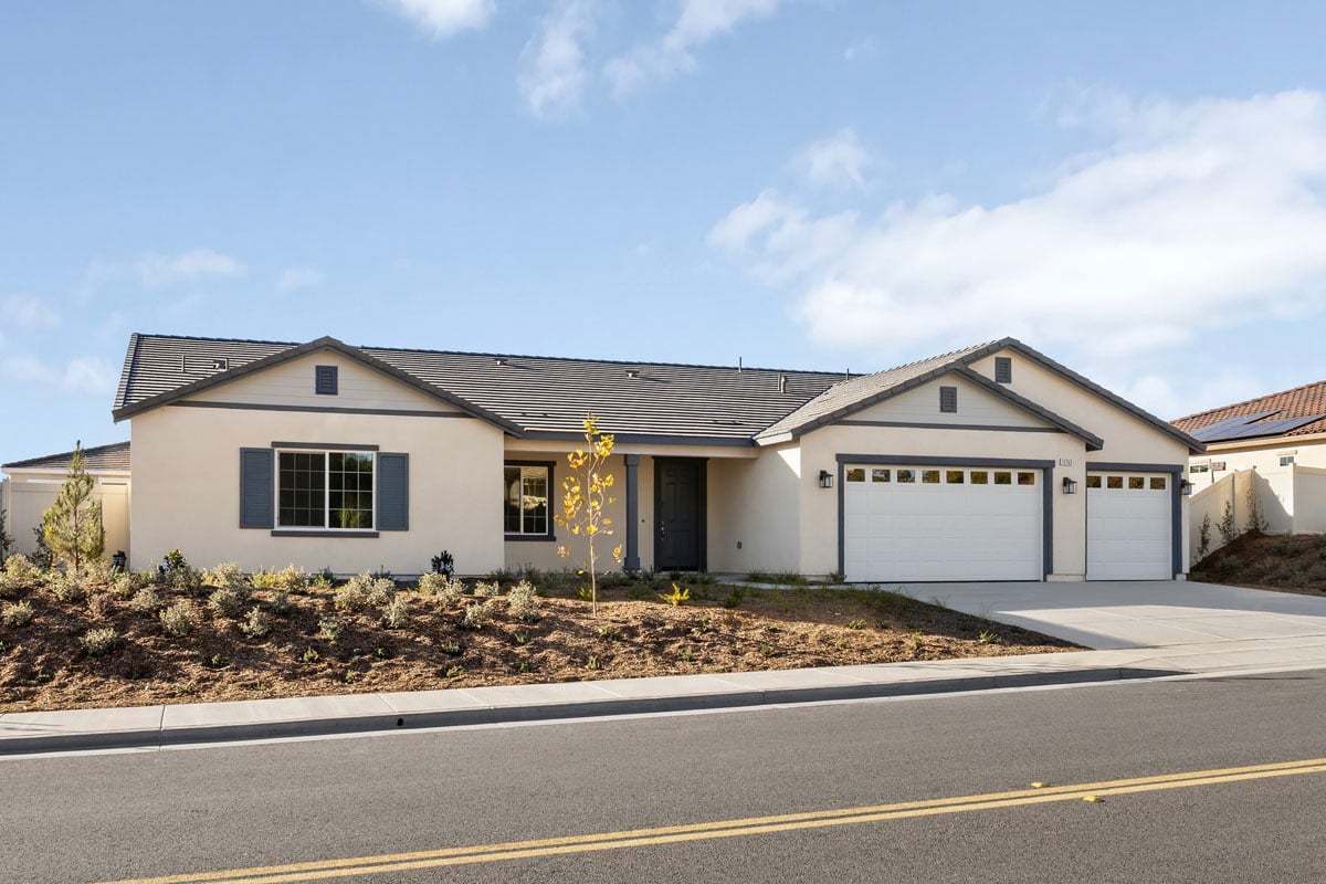 Exterior:Front exterior