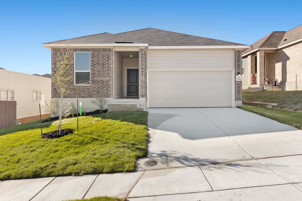 Exterior:Front exterior