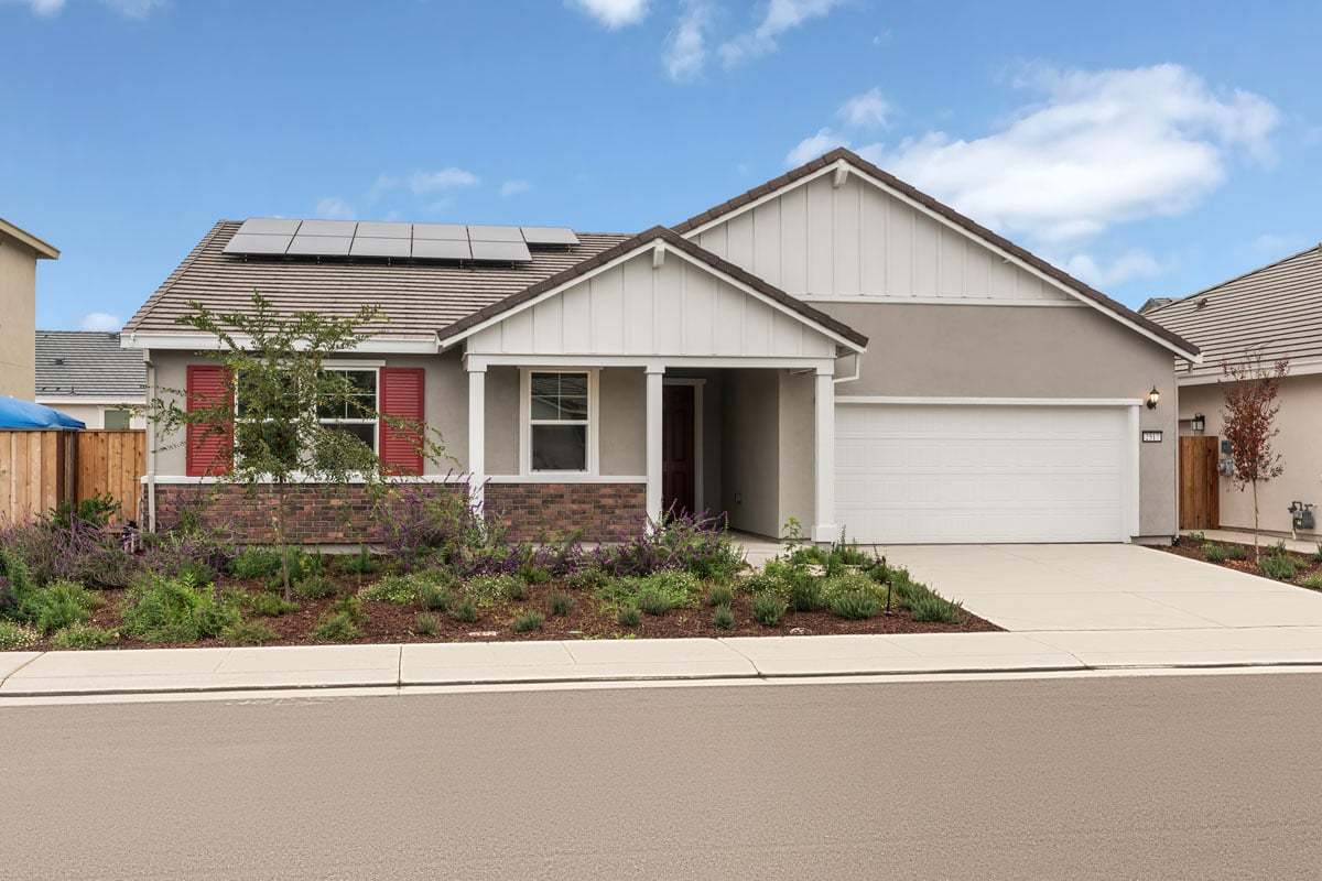 Exterior:Front exterior