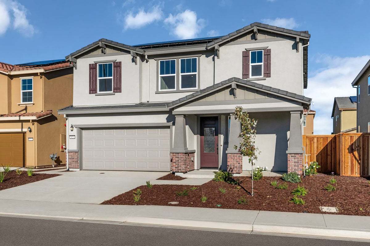 Exterior:Front exterior