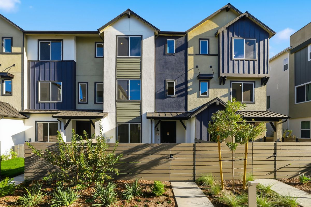 Exterior:Front exterior