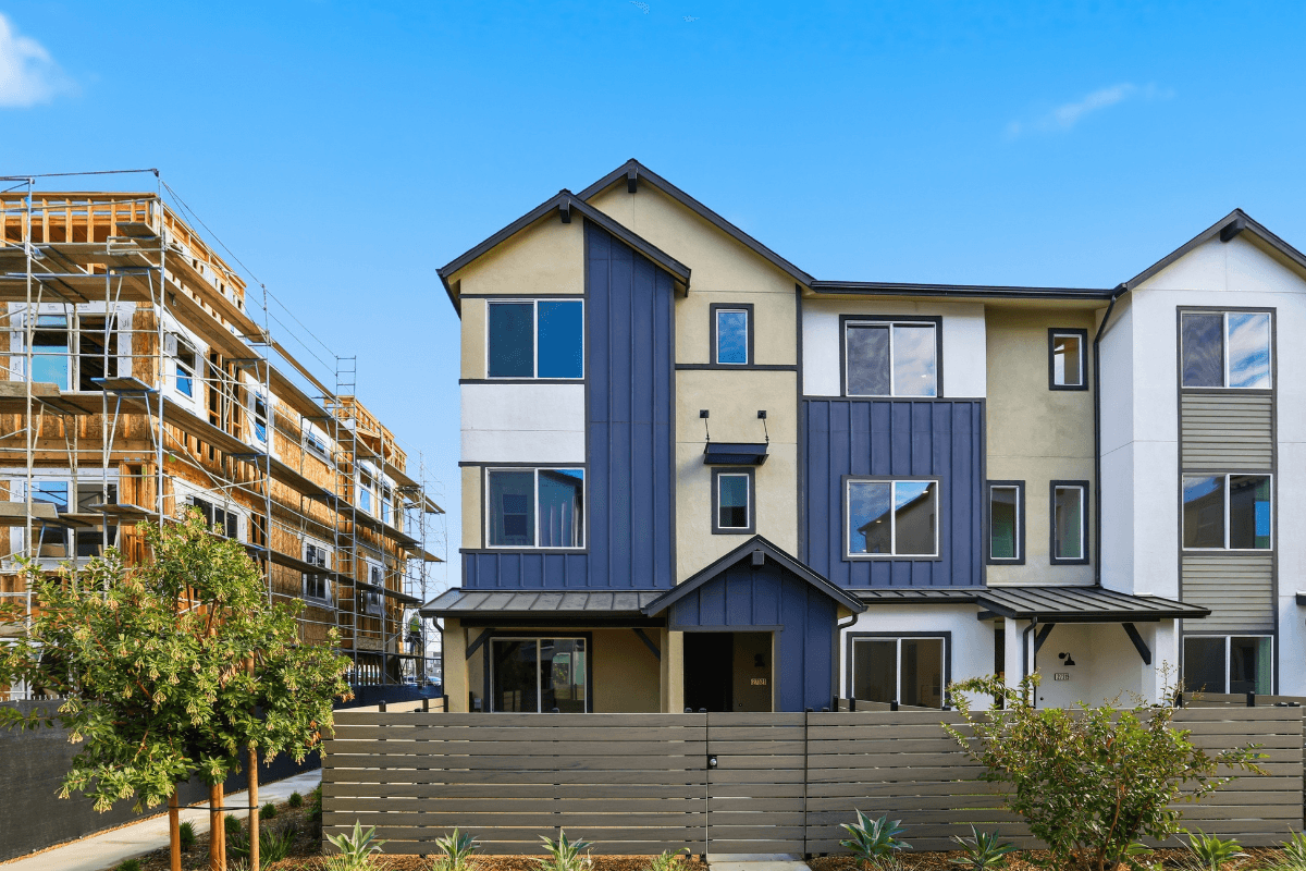 Exterior:Front exterior