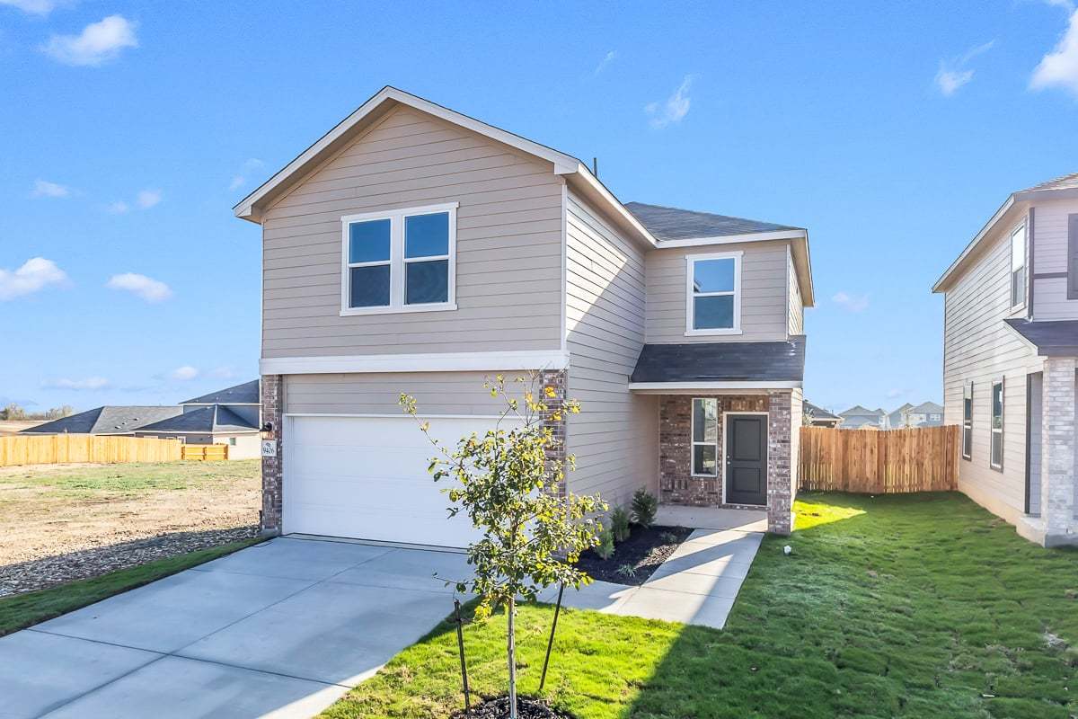 Exterior:Front exterior