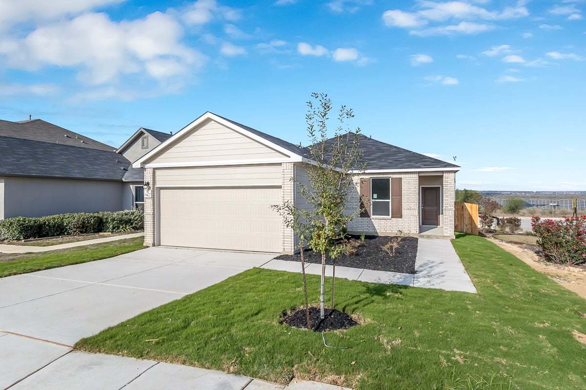 Exterior:Front exterior