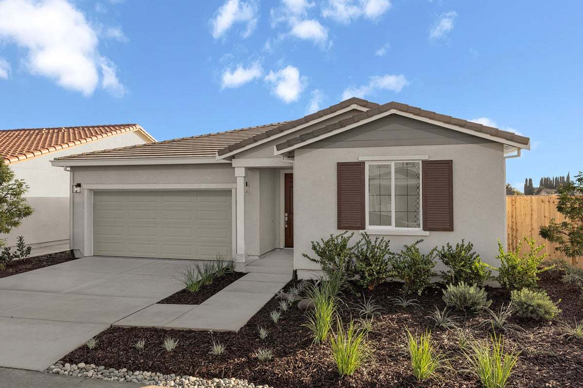 Exterior:Front exterior