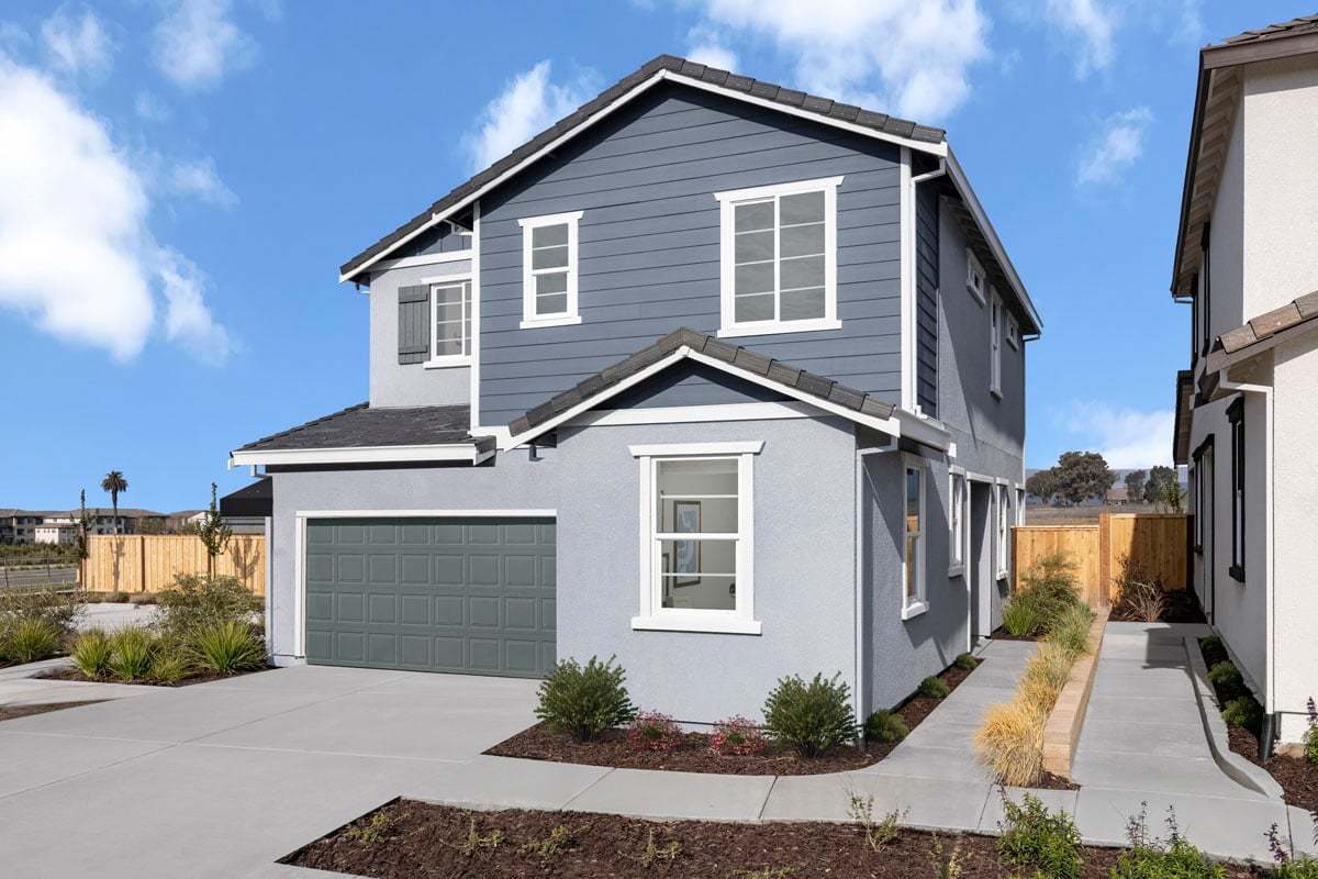 Exterior:Front exterior