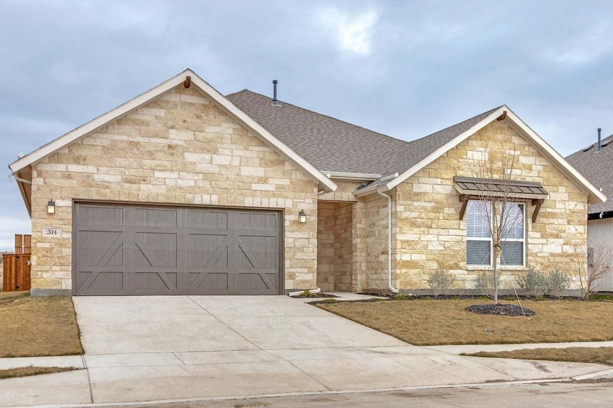 Exterior:Front exterior