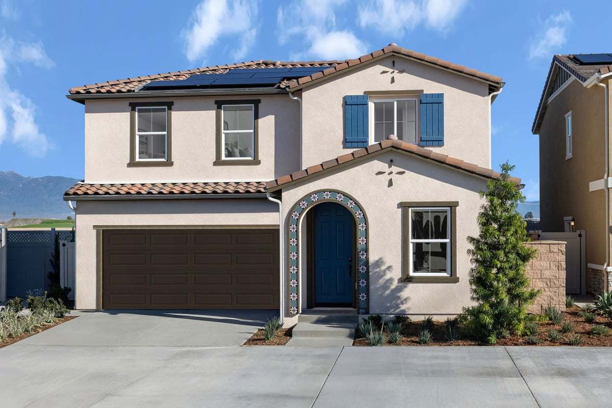 Exterior:Front exterior